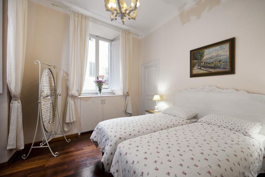 Fontana De Trevi Apartment Рим Стая снимка