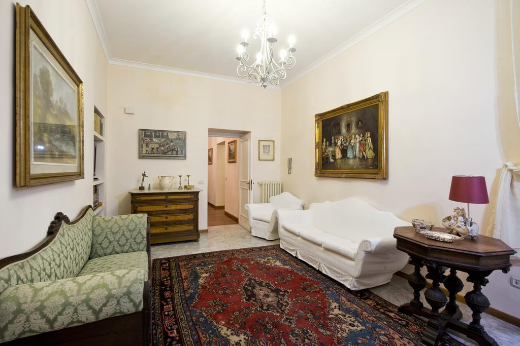 Fontana De Trevi Apartment Рим Стая снимка