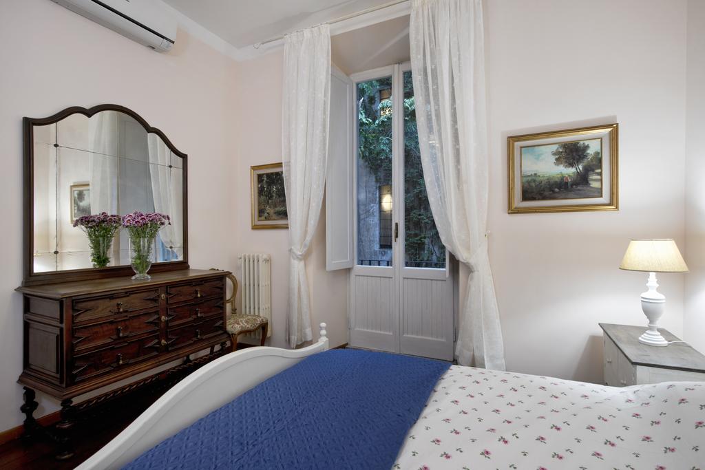 Fontana De Trevi Apartment Рим Стая снимка